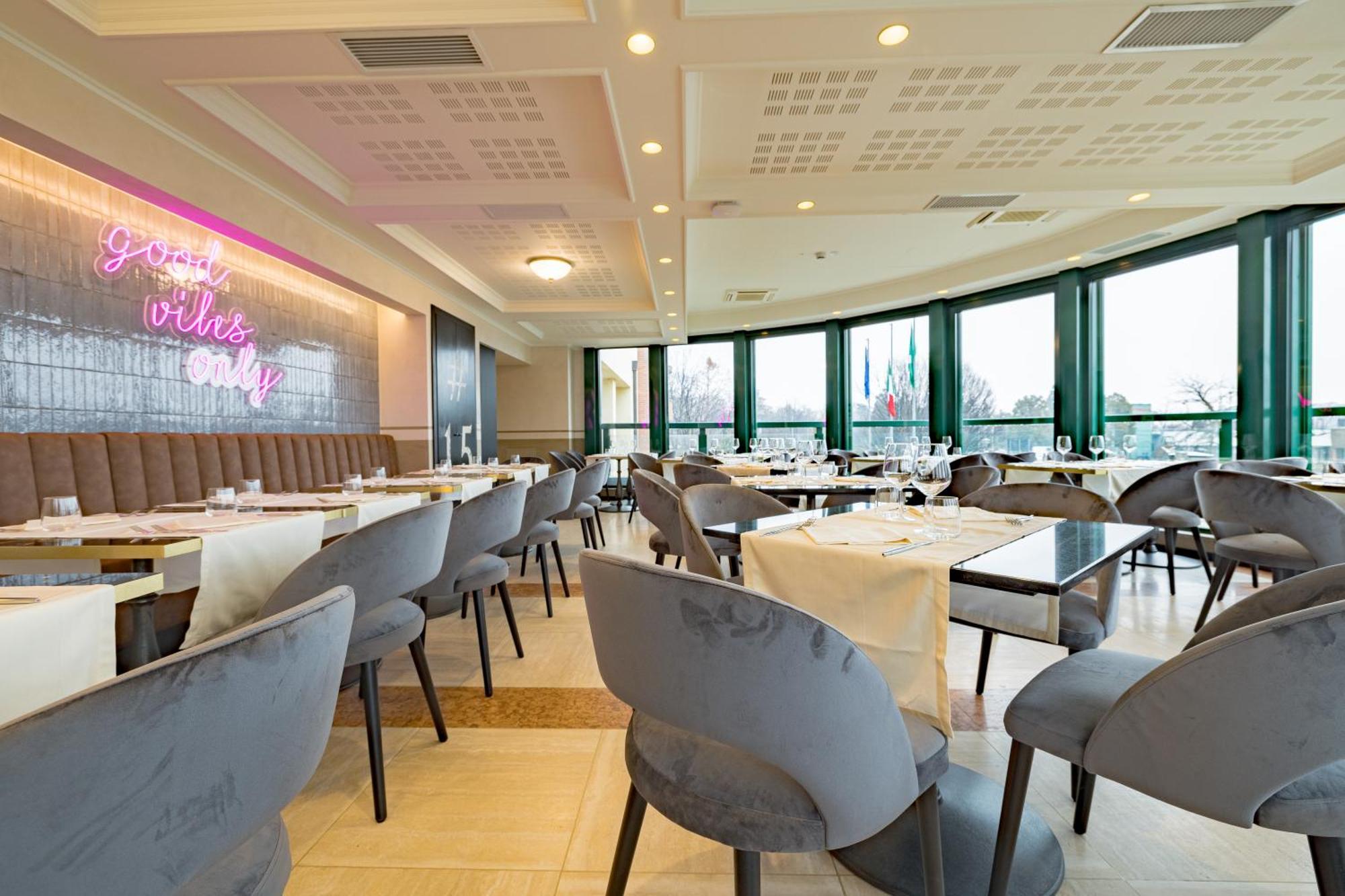 Just Hotel Saronno Exterior foto